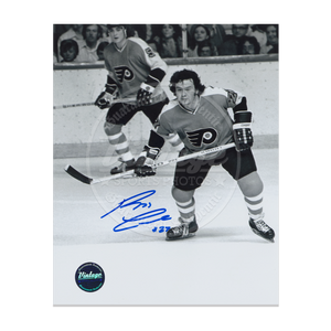 Reggie Leach Philadelphia Flyers 11x14 Autographed Photo - Included Inscription "The Rifle"